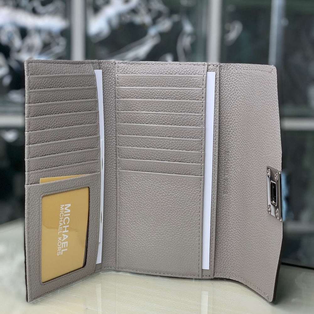 NWT❗️ Michael Kors Wallet Pearl Gray / Silver - Picture 2 of 5